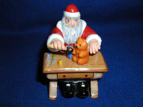 SANTA W/ WORK TABLE
